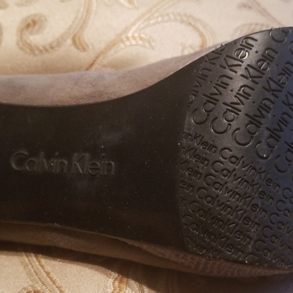 Shoes - Picture 4 of 4